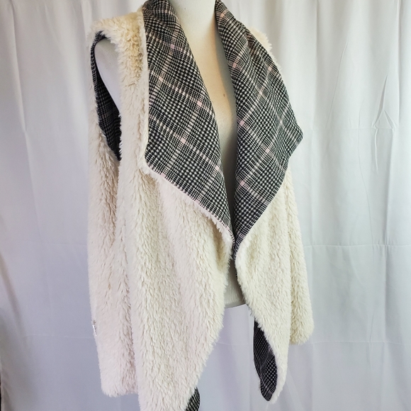 Westbound woman plus size reversible plaid vest - Picture 9 of 16